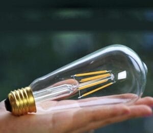 LED sijalka E27 ST64 8W 700lm ZLATO steklo FILAMENT zatemnilna - slika 4
