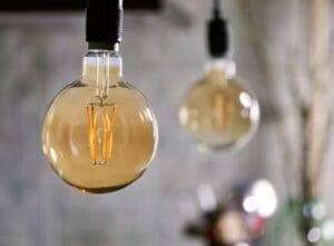 LED sijalka E27 G95 4W 400lm ZLATO steklo FILAMENT - slika 3