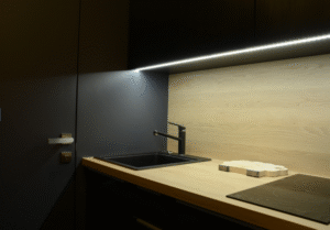 ALU profil NADGRADNI ČRN 2m za LED trak 17,4x7 - komplet - slika 12